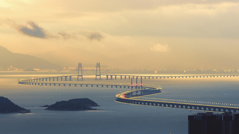 10、龐源租賃參建國(guó)家“世紀(jì)工程”港珠澳大橋（2012—2017年）_副本.jpg